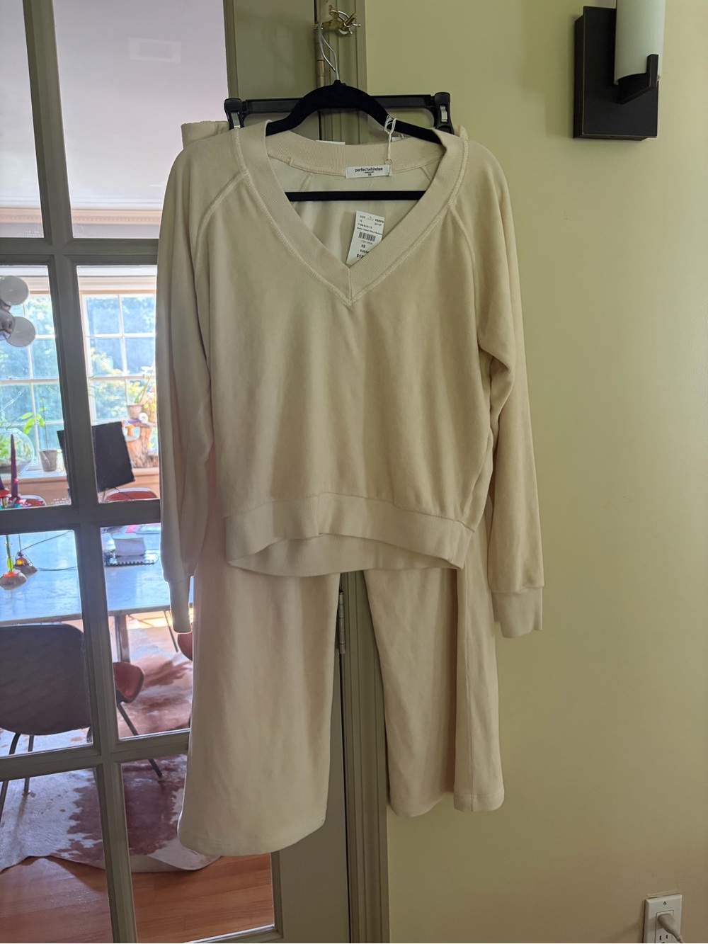 Perfectwhitetee 2 pc velour Set nwt Cream